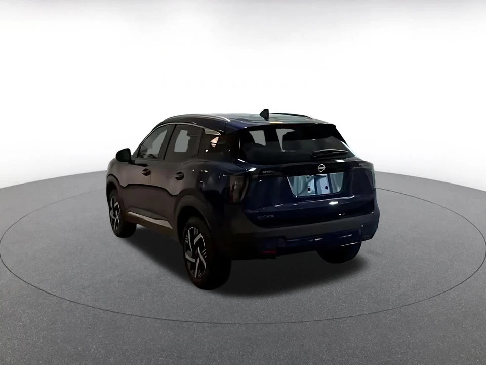 2026 Nissan Kicks - Image 9 of 31