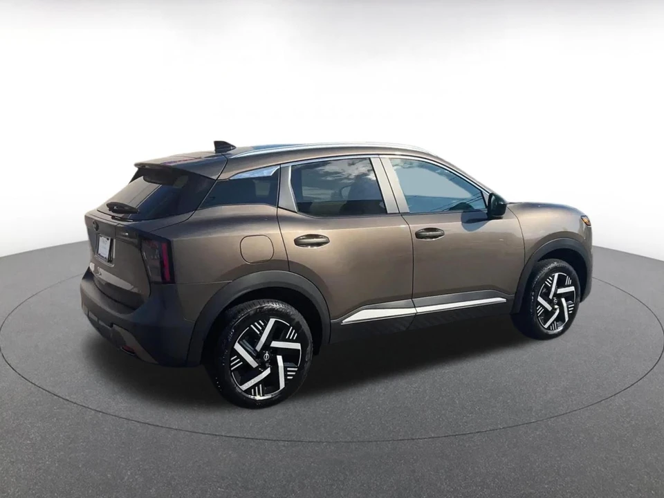 2026 Nissan Kicks - Image 16 of 31