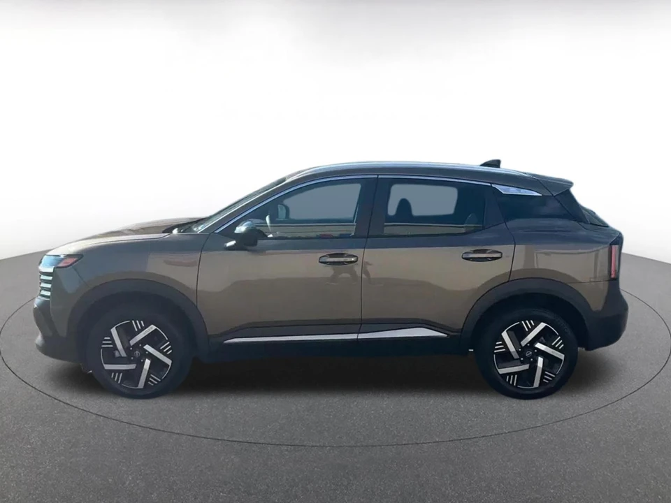 2026 Nissan Kicks - Image 9 of 31