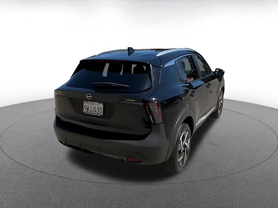 2026 Nissan Kicks - Image 16 of 31
