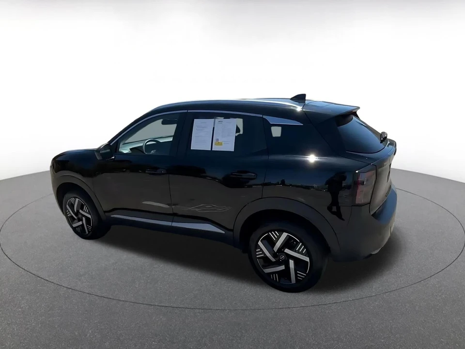 2026 Nissan Kicks - Image 11 of 31
