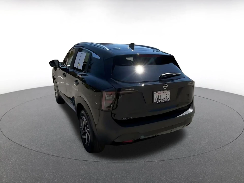 2026 Nissan Kicks - Image 12 of 31