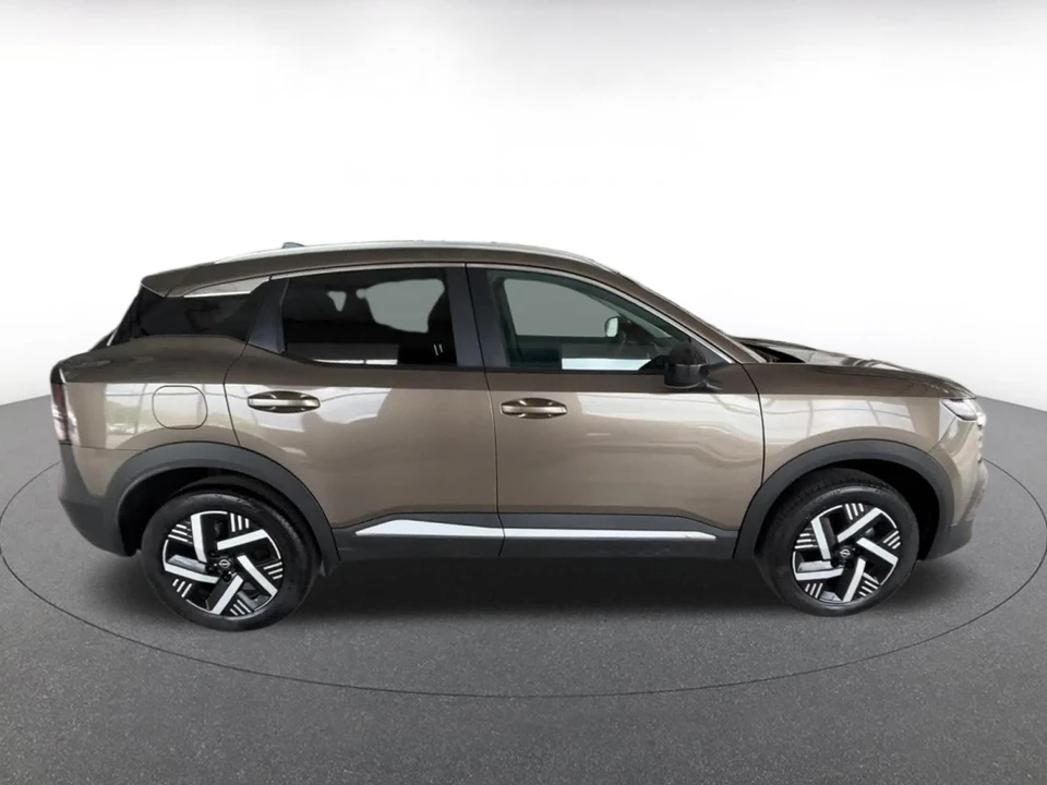 2026 Nissan Kicks - Image 17 of 31