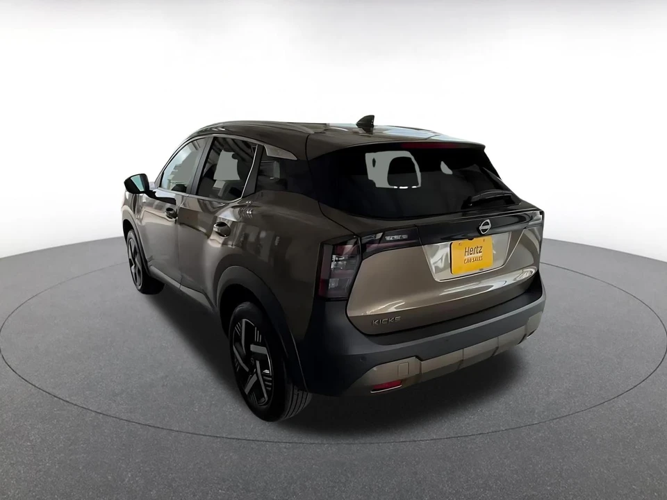 2026 Nissan Kicks - Image 12 of 31