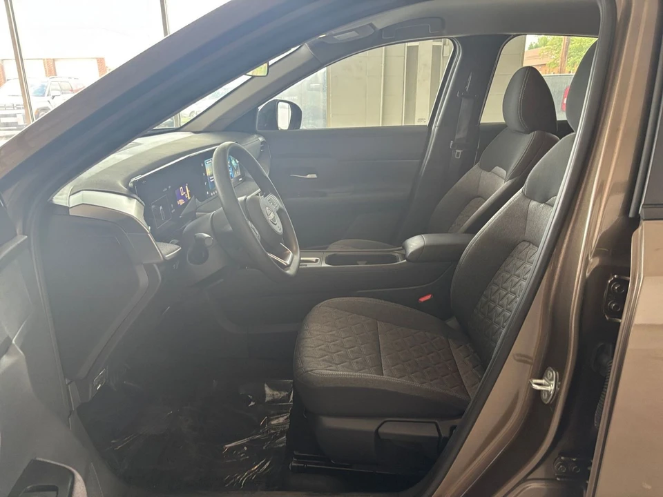 2026 Nissan Kicks - Image 27 of 31