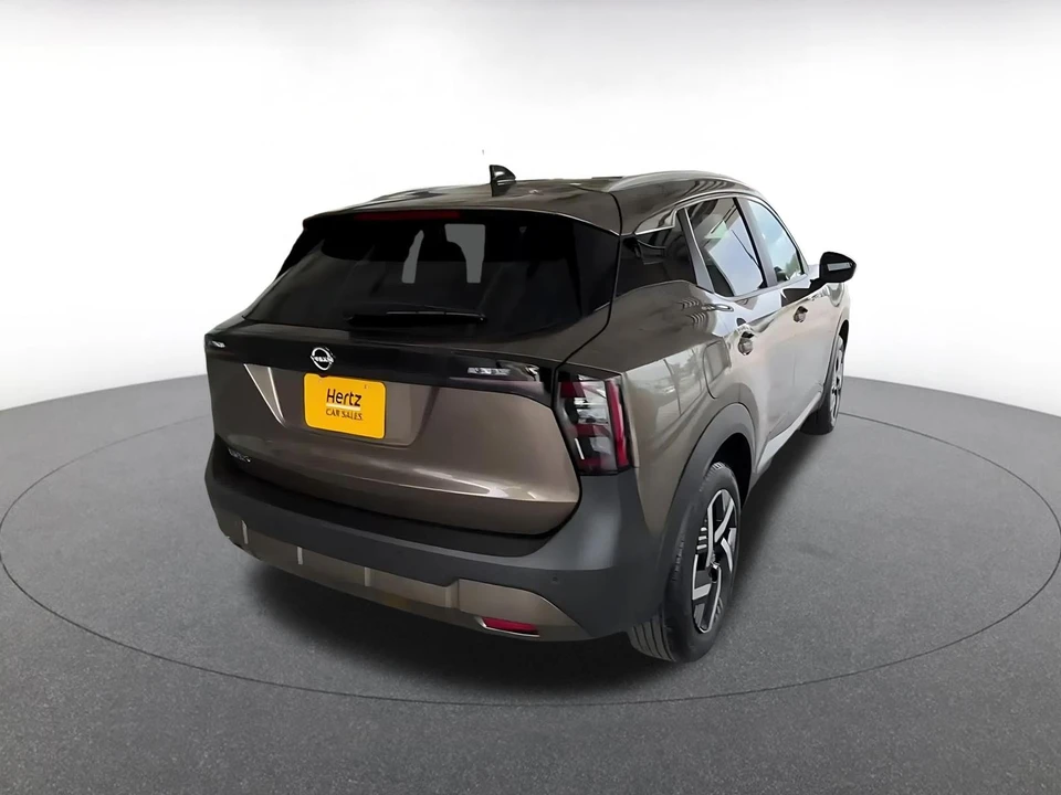 2026 Nissan Kicks - Image 15 of 31