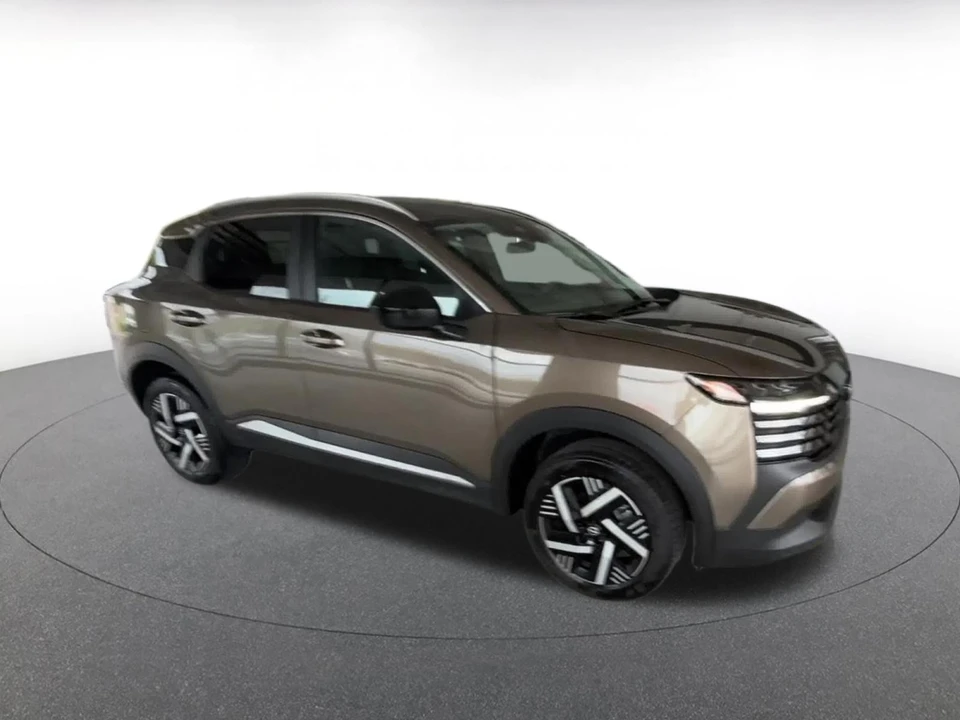 2026 Nissan Kicks - Image 2 of 31