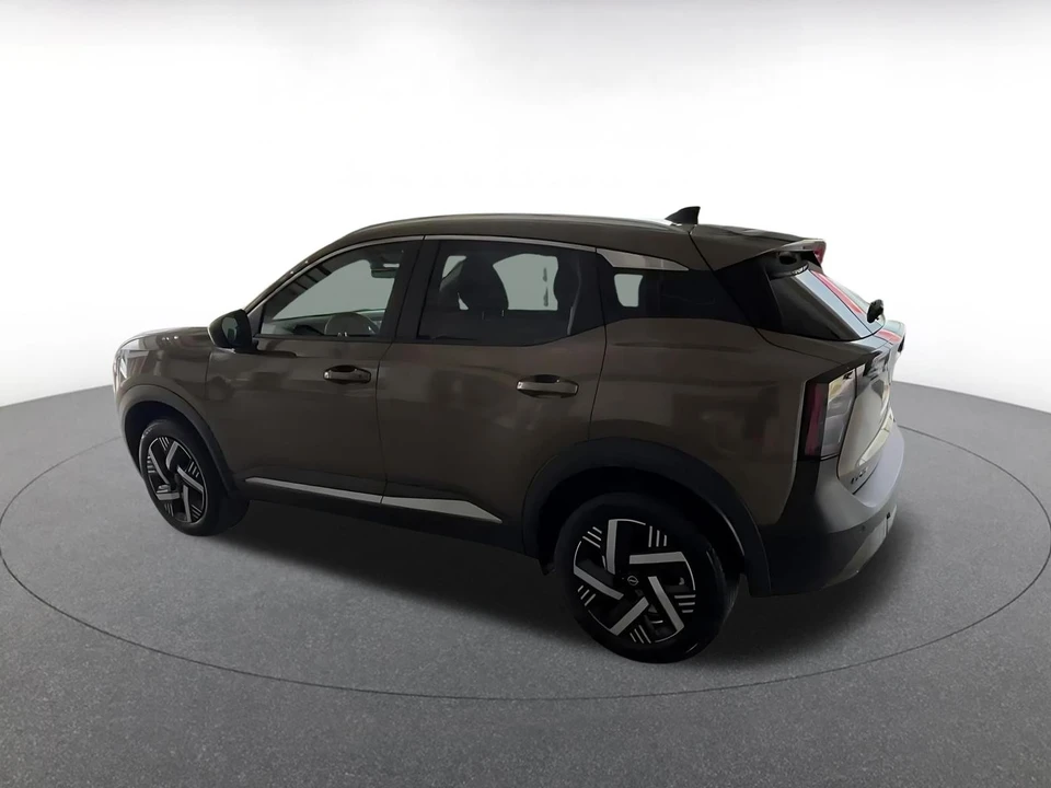 2026 Nissan Kicks - Image 11 of 31