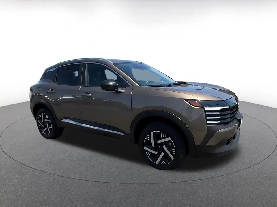 2026 Nissan Kicks - Image 2 of 31