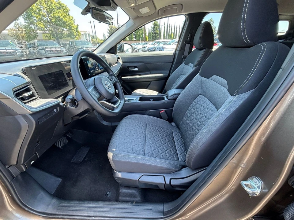 2026 Nissan Kicks - Image 27 of 31