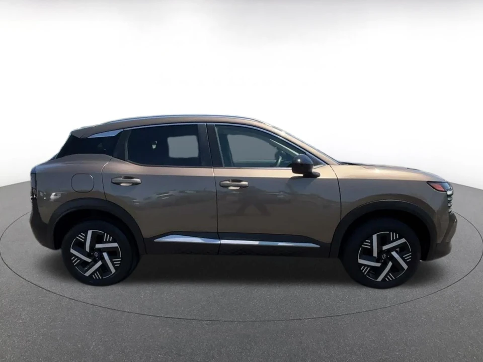 2026 Nissan Kicks - Image 17 of 31