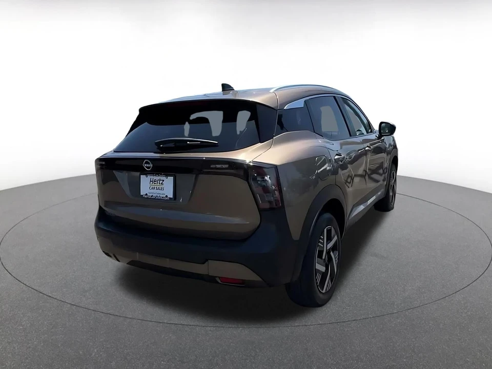 2026 Nissan Kicks - Image 15 of 31
