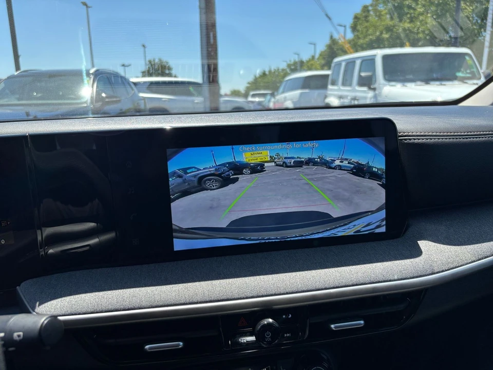 2026 Nissan Kicks - Image 23 of 31