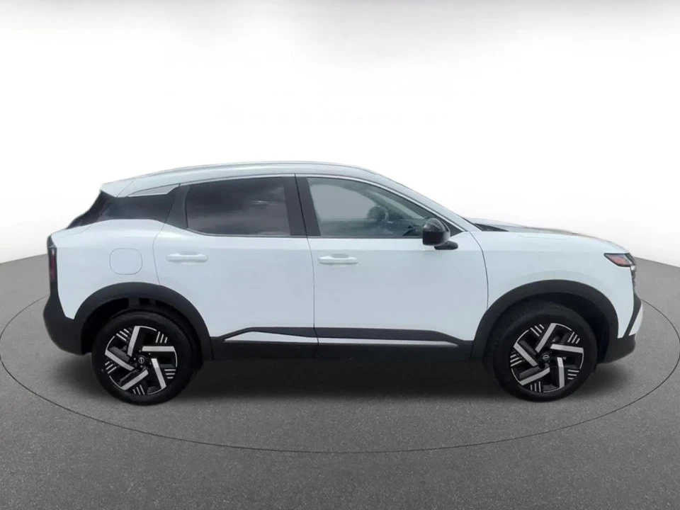 2026 Nissan Kicks - Image 17 of 31
