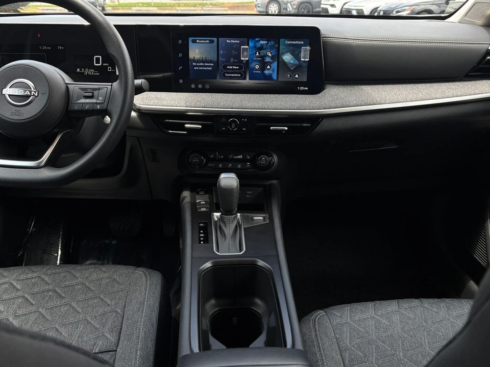 2026 Nissan Kicks - Image 18 of 31