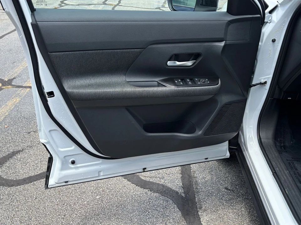 2026 Nissan Kicks - Image 20 of 31