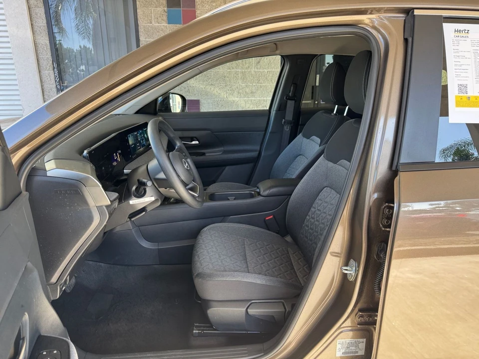 2026 Nissan Kicks - Image 27 of 31