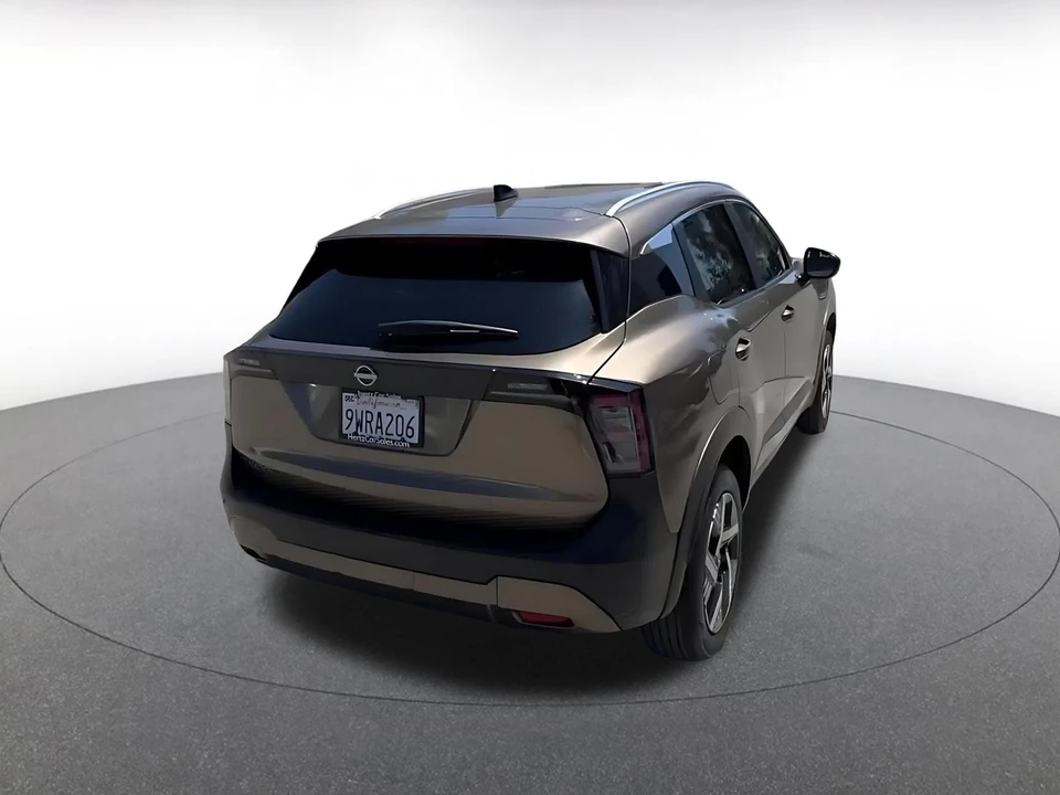 2026 Nissan Kicks - Image 15 of 31