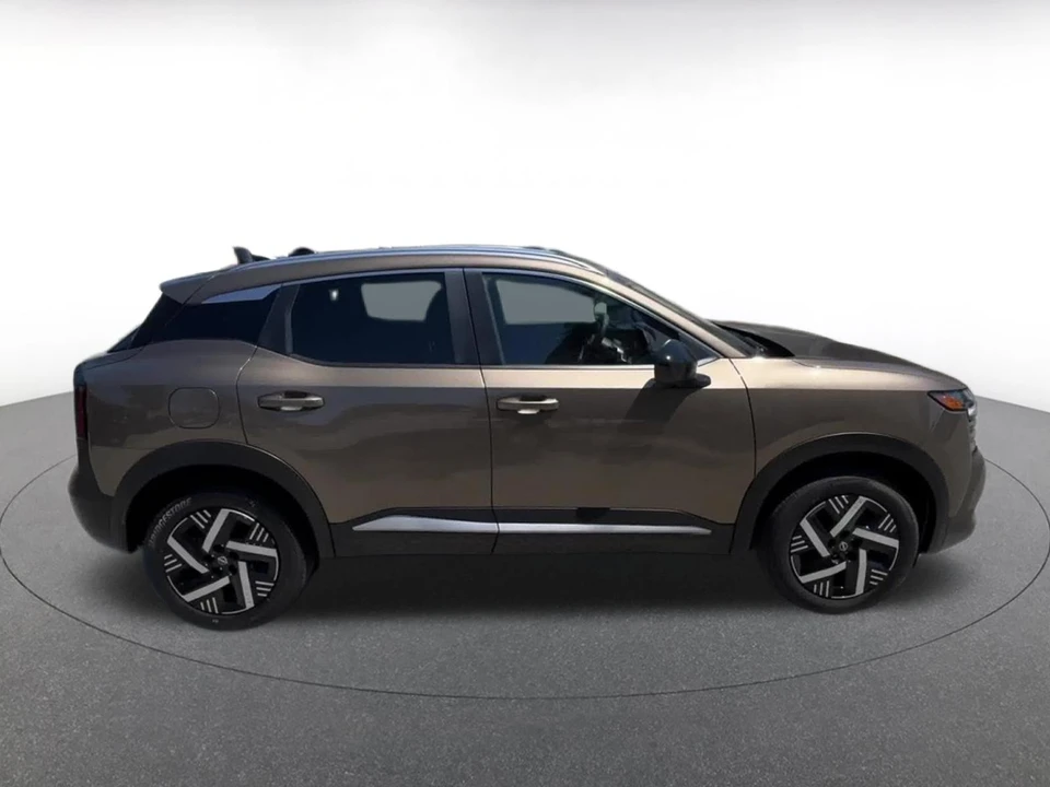 2026 Nissan Kicks - Image 17 of 31