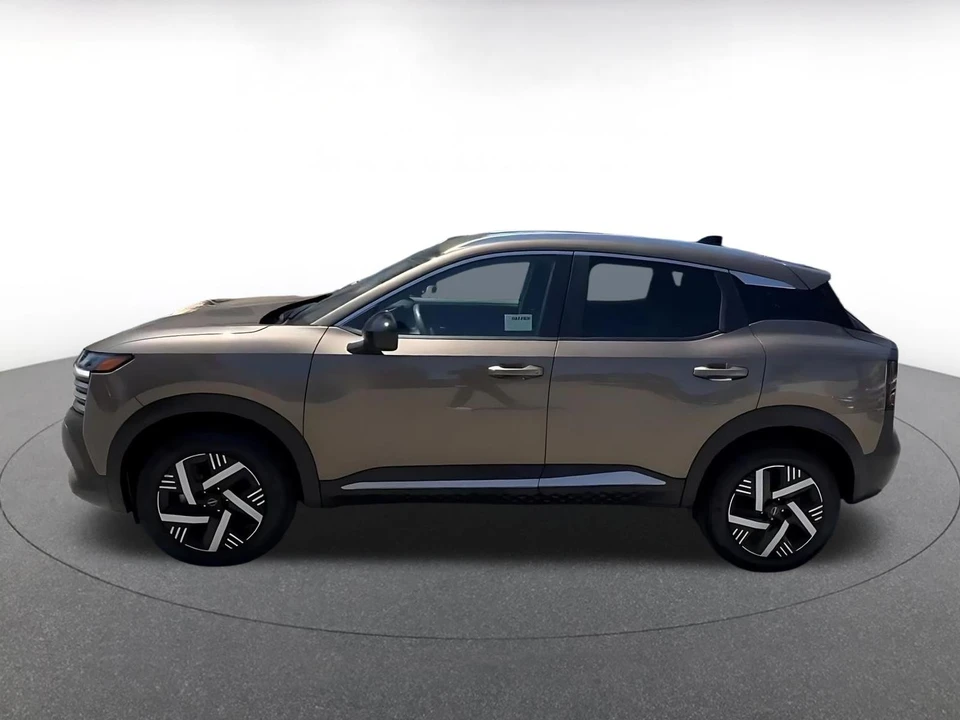 2026 Nissan Kicks - Image 9 of 31