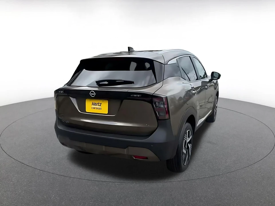2026 Nissan Kicks - Image 16 of 31