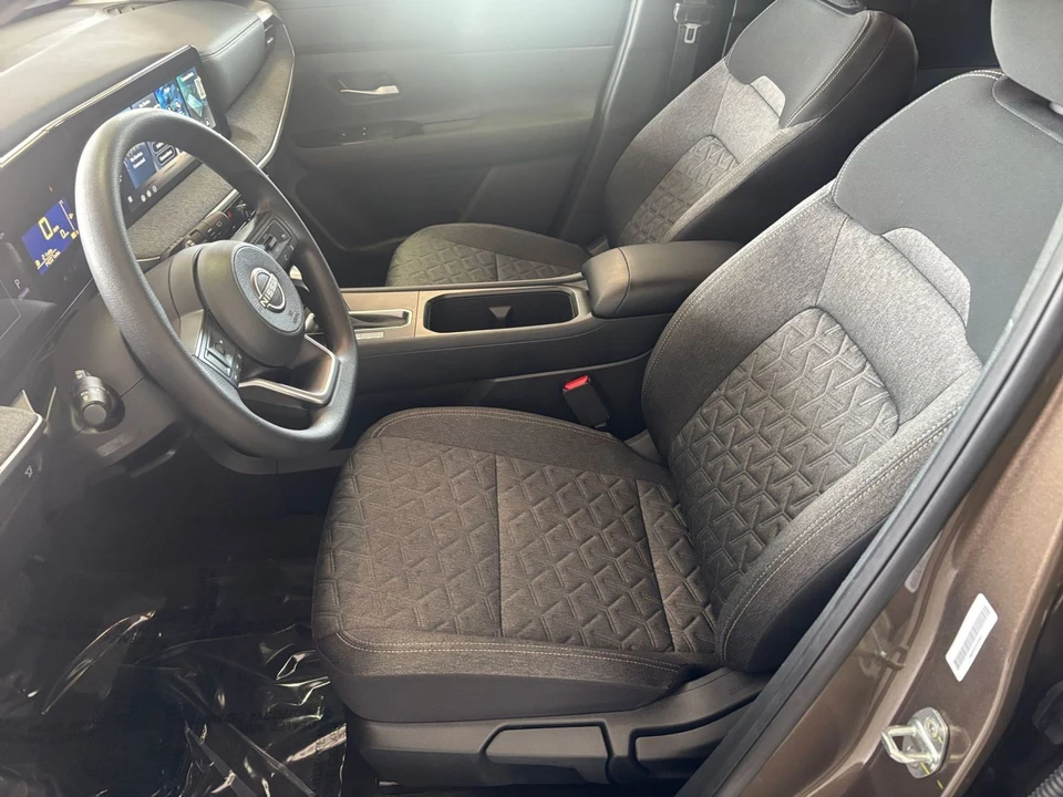 2026 Nissan Kicks - Image 27 of 31