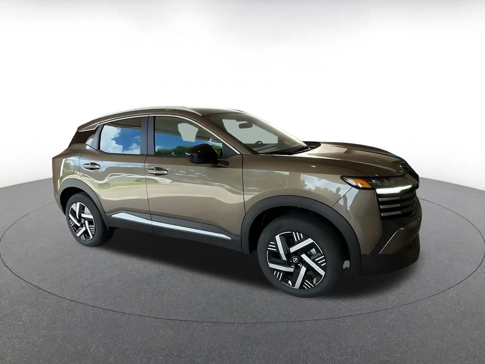 2026 Nissan Kicks - Image 2 of 31