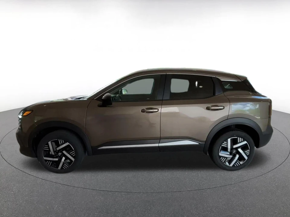 2026 Nissan Kicks - Image 8 of 31