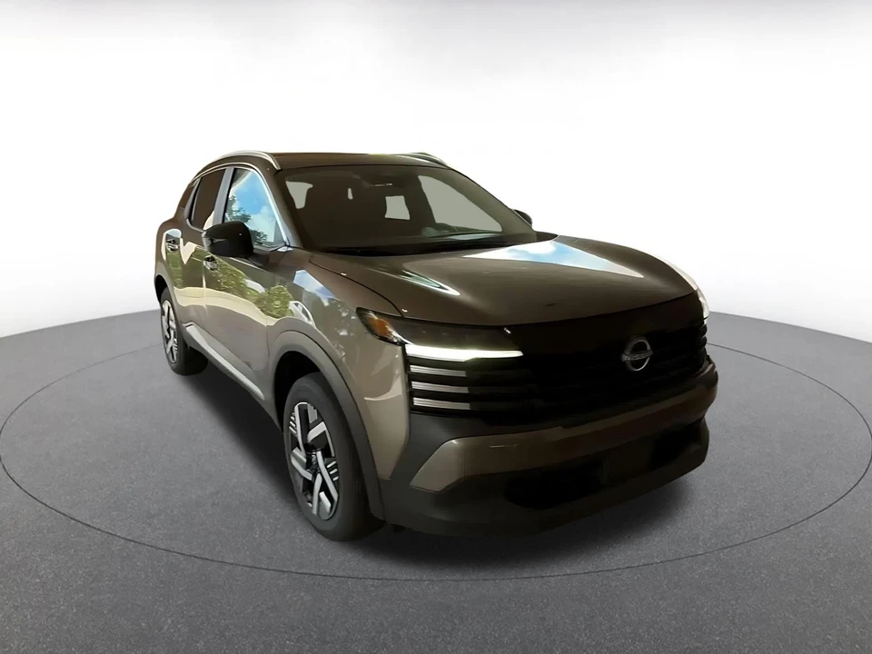 2026 Nissan Kicks - Image 3 of 31