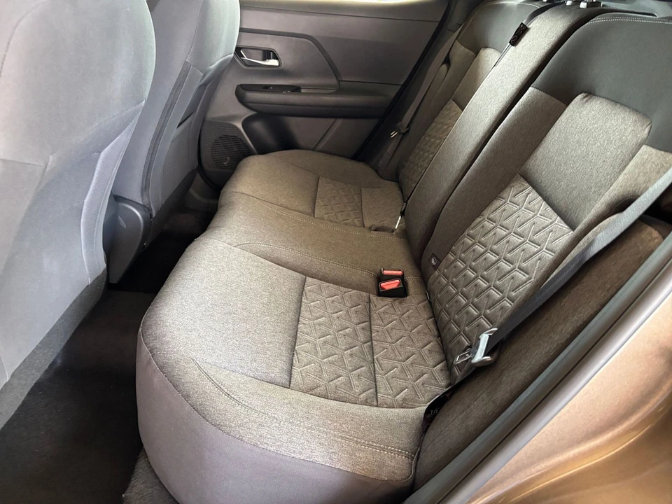 2026 Nissan Kicks - Image 26 of 31