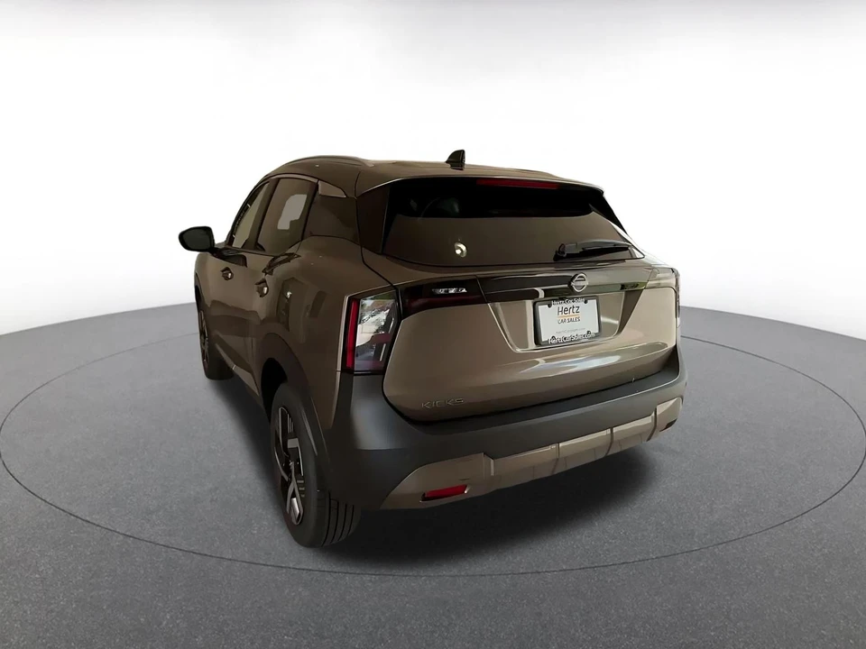 2026 Nissan Kicks - Image 11 of 31