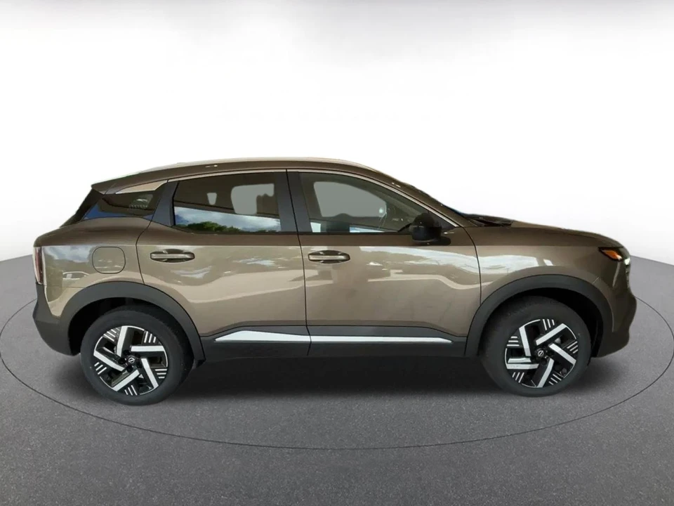 2026 Nissan Kicks - Image 17 of 31