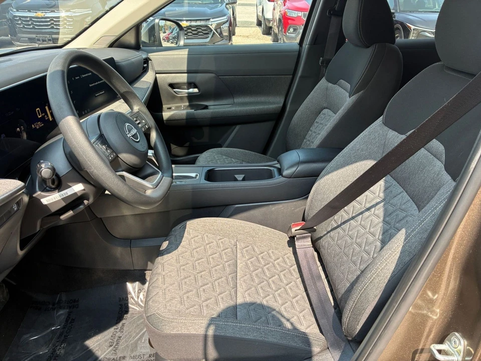 2026 Nissan Kicks - Image 24 of 31