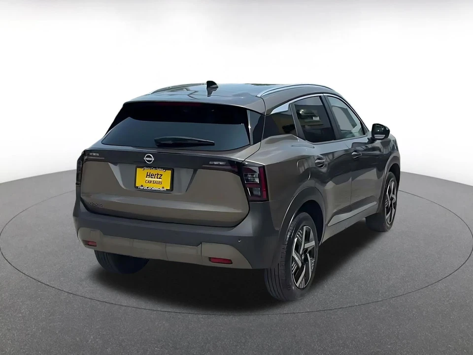 2026 Nissan Kicks - Image 16 of 31