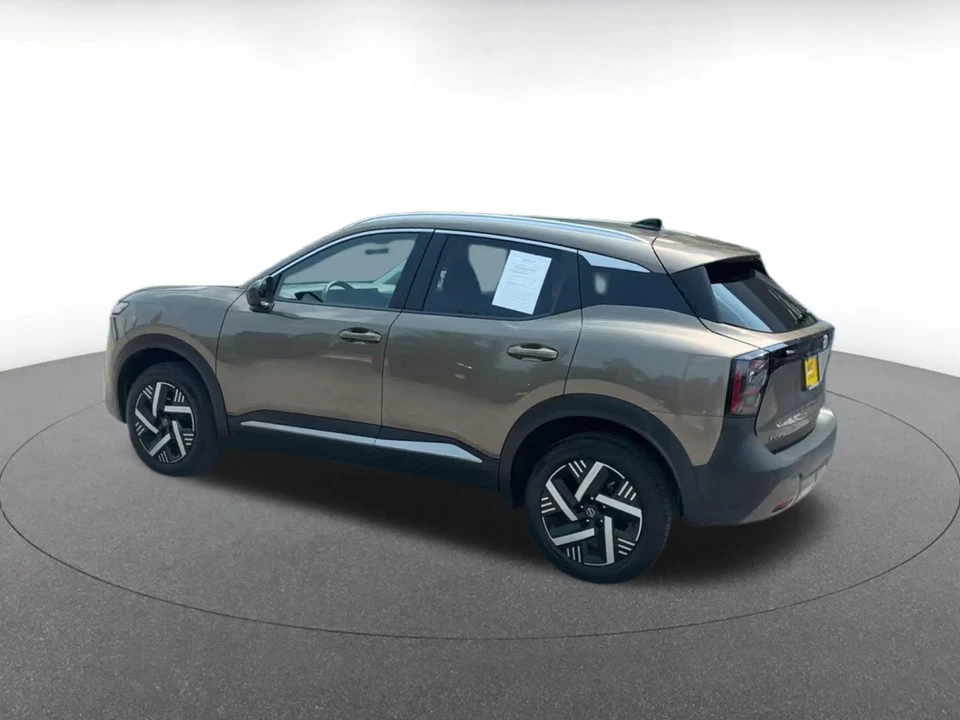2026 Nissan Kicks - Image 12 of 31