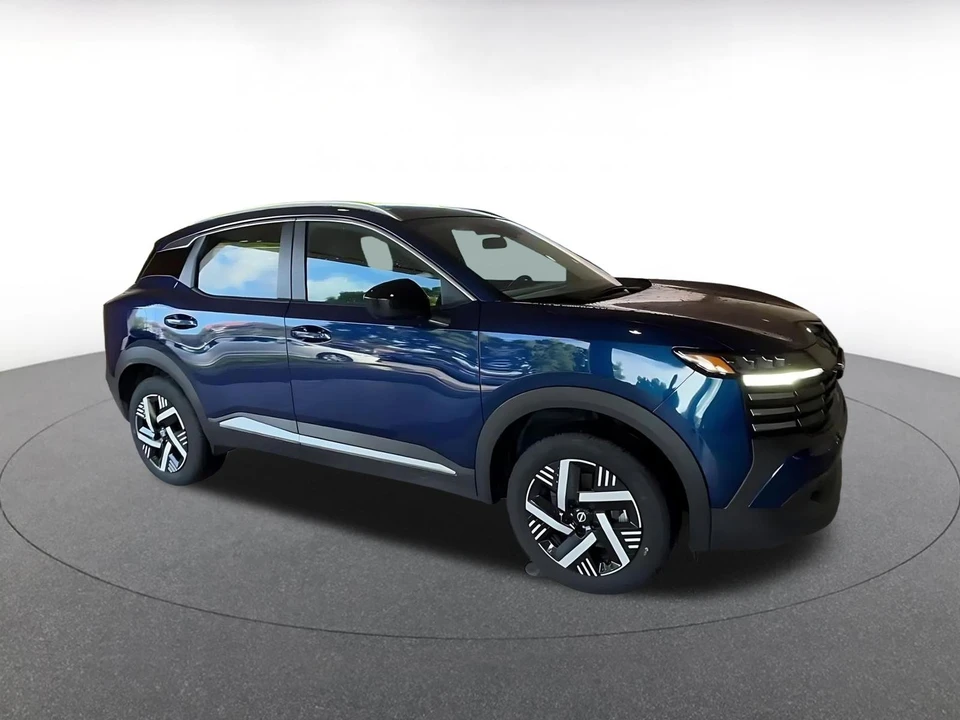 2026 Nissan Kicks - Image 2 of 31