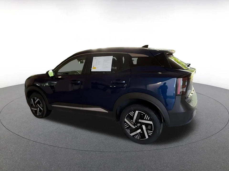2026 Nissan Kicks - Image 9 of 31