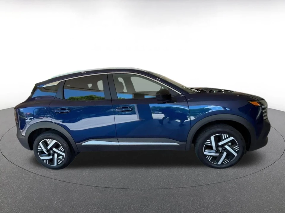 2026 Nissan Kicks - Image 17 of 31