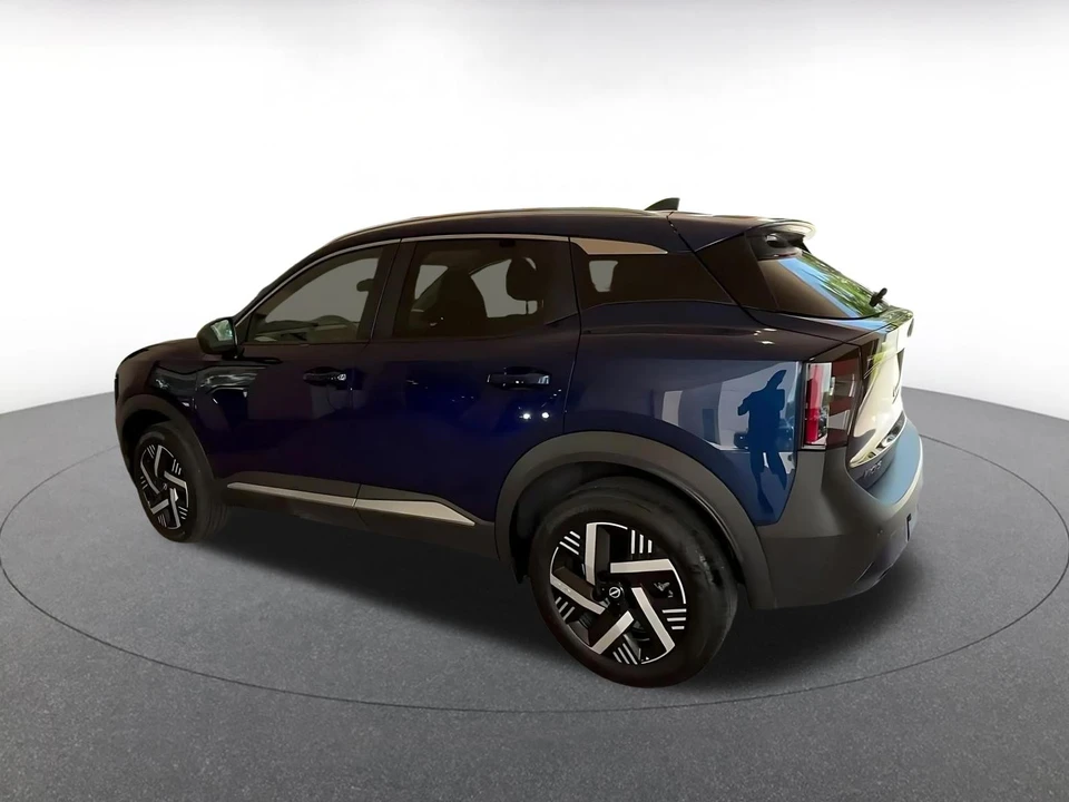2026 Nissan Kicks - Image 11 of 31