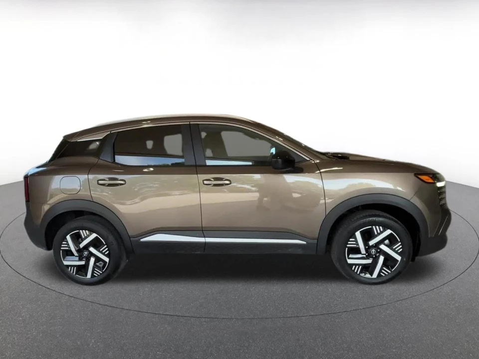2026 Nissan Kicks - Image 17 of 31