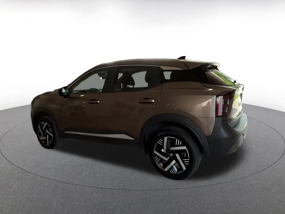 2026 Nissan Kicks - Image 11 of 31