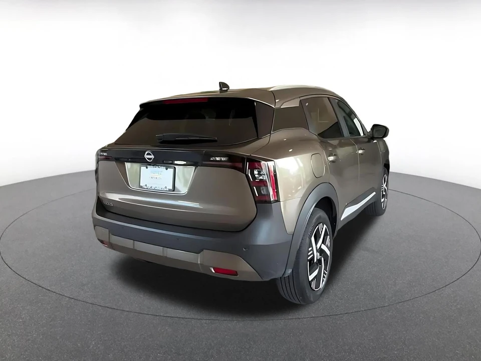 2026 Nissan Kicks - Image 15 of 31