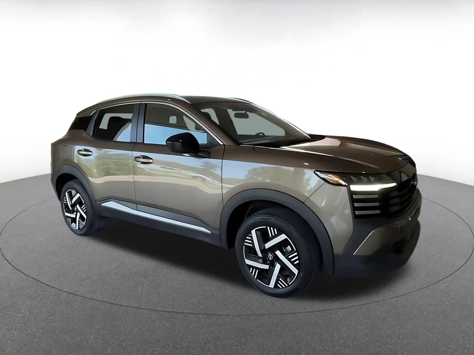 2026 Nissan Kicks - Image 2 of 31