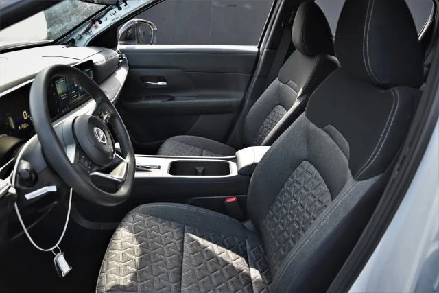 2026 Nissan Kicks - Image 11 of 18
