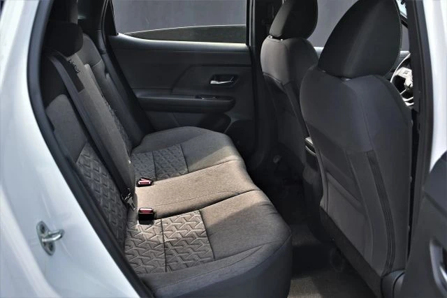 2026 Nissan Kicks - Image 14 of 18