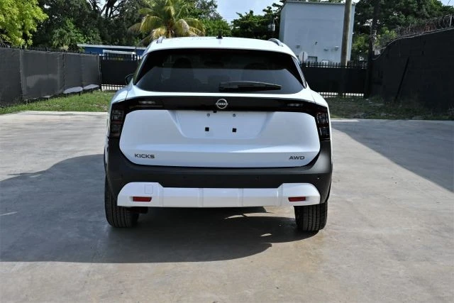 2026 Nissan Kicks - Image 4 of 18