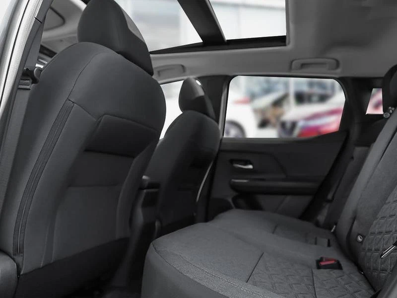 2026 Nissan Kicks - Image 17 of 19