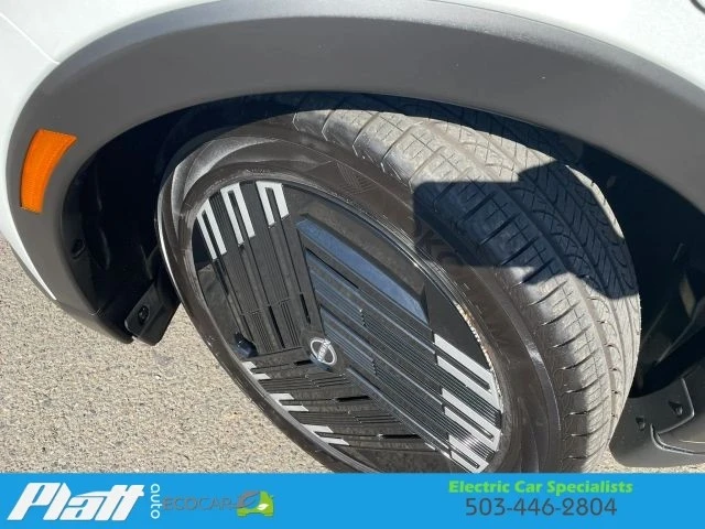 2026 Nissan Leaf - Image 17 of 21