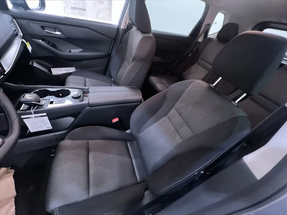 2026 Nissan Rogue - Image 14 of 20