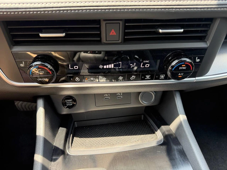 2026 Nissan Rogue - Image 10 of 25